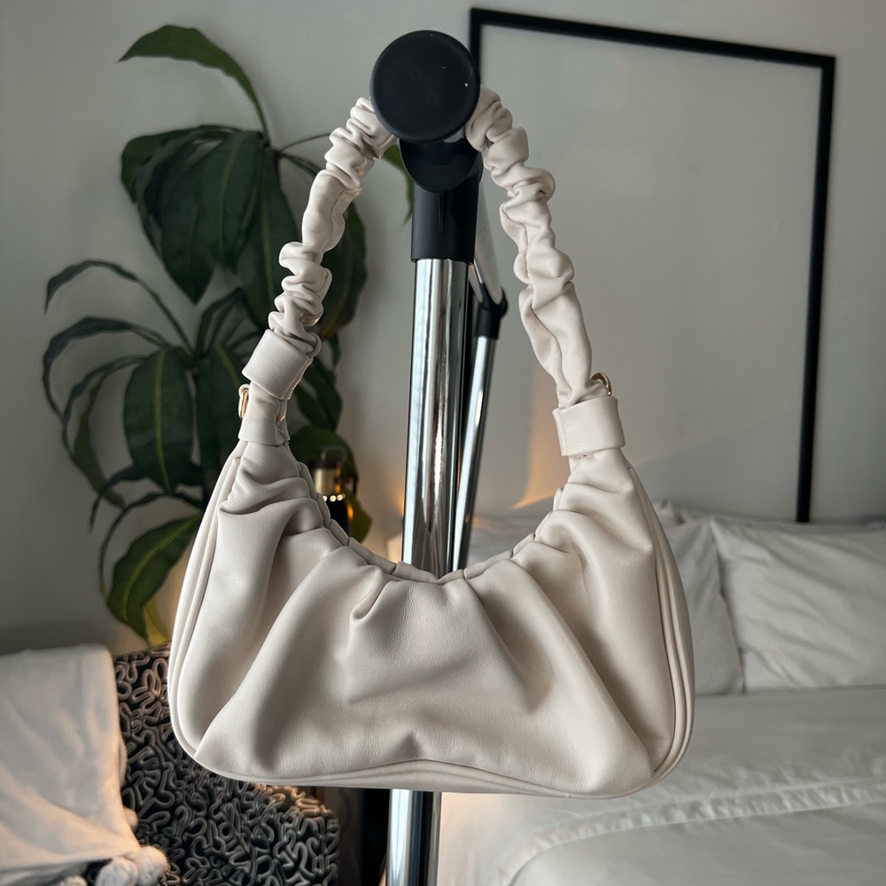 Urban Expressions Cream Shoulder Bag